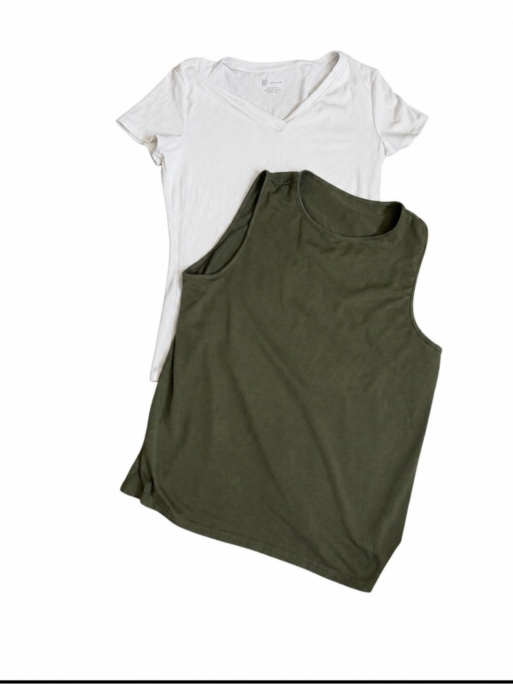 No Boundaries White V-Neck Tee & Olive Sleeveless Tank Top Set - Picture 2 of 13